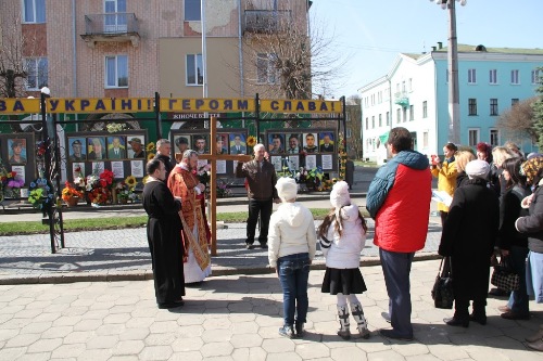 У Нововолинську вперше відбулася Хресна Дорога вулицями міста.(ФОТО)